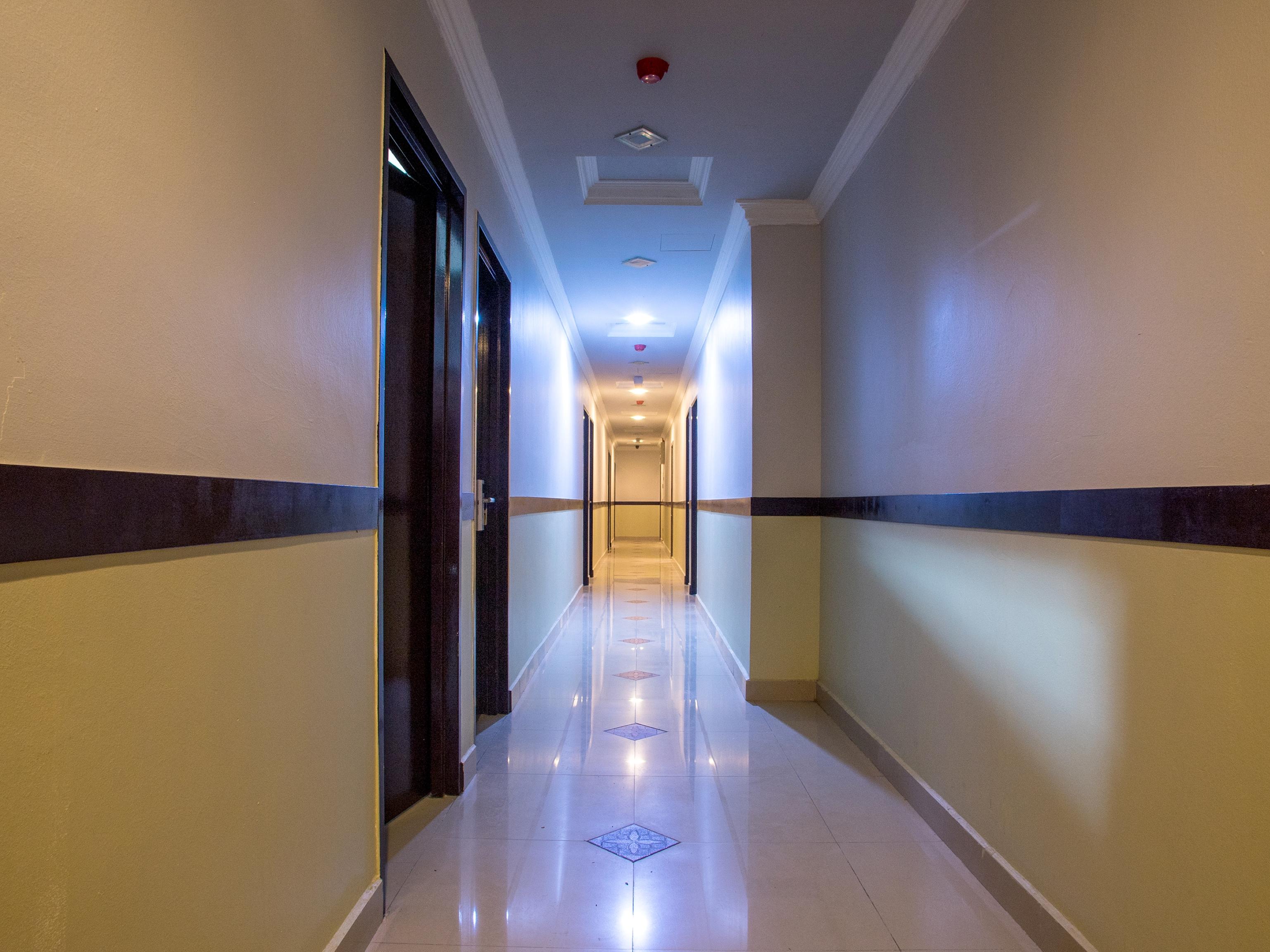 Oyo 44010 Royals Star Hotel Серембан Екстериор снимка